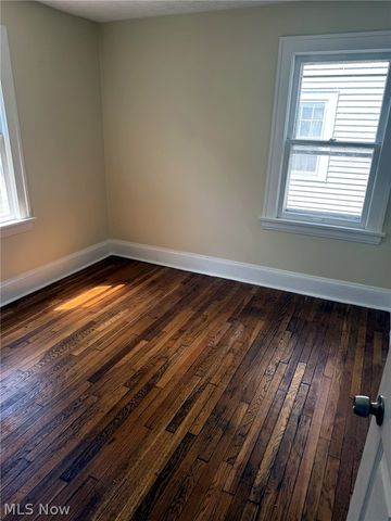 932 Vineshire Road, Cleveland Heights, OH 44121