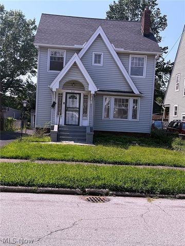 932 Vineshire Road, Cleveland Heights, OH 44121