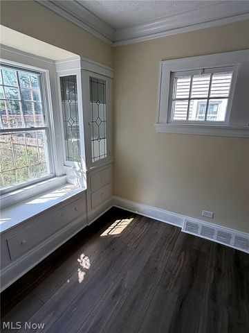 932 Vineshire Road, Cleveland Heights, OH 44121