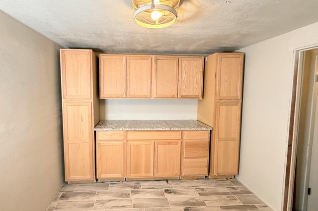 228 Appaloosa Drive, Los Lunas, NM 87031