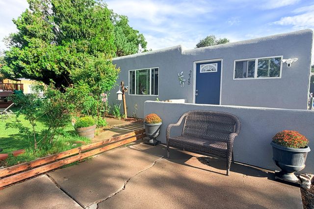 228 Appaloosa Drive, Los Lunas, NM 87031