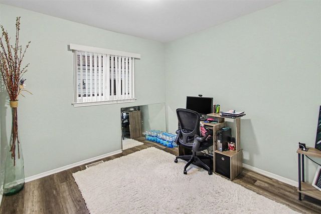 25151 Pearl Street, Roseville, MI 48066