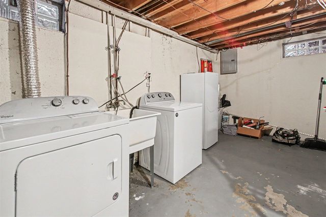 25151 Pearl Street, Roseville, MI 48066
