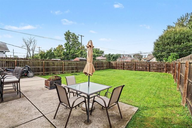 25151 Pearl Street, Roseville, MI 48066