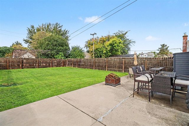 25151 Pearl Street, Roseville, MI 48066