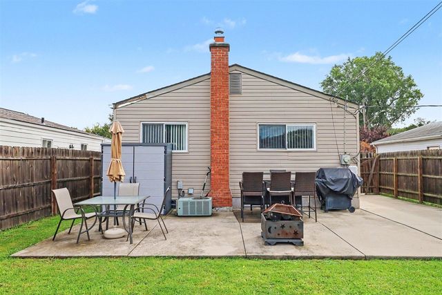 25151 Pearl Street, Roseville, MI 48066