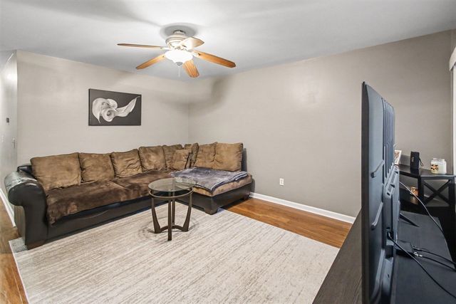 25151 Pearl Street, Roseville, MI 48066