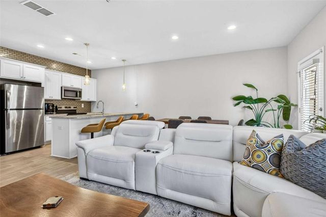 3182 Meadowstone Lane, Atlanta, GA 30331