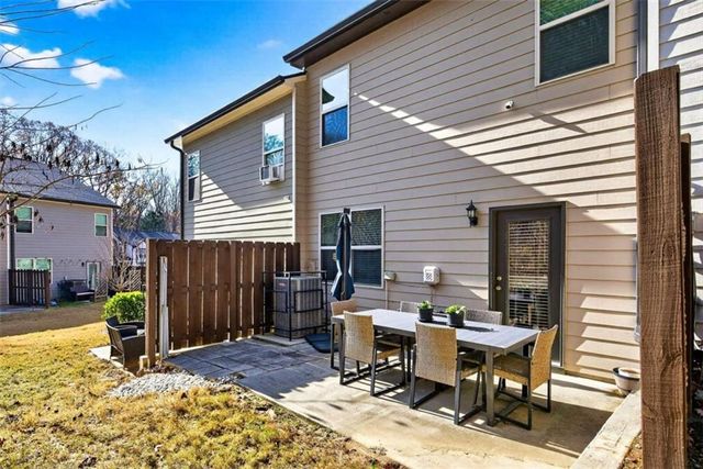 3182 Meadowstone Lane, Atlanta, GA 30331