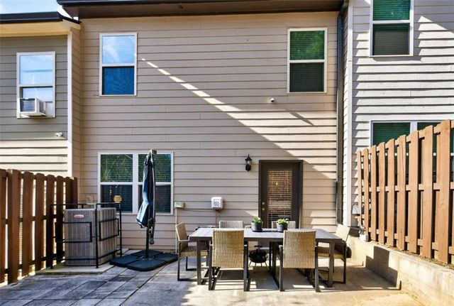 3182 Meadowstone Lane, Atlanta, GA 30331