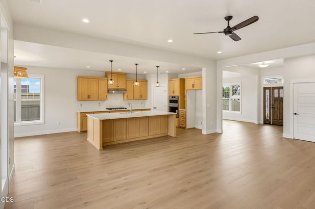 505 Autumn Hills Drive, Medford, OR 97504