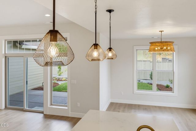 505 Autumn Hills Drive, Medford, OR 97504