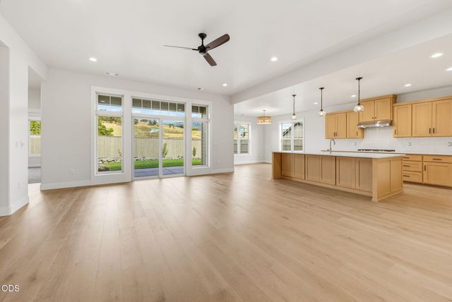 505 Autumn Hills Drive, Medford, OR 97504