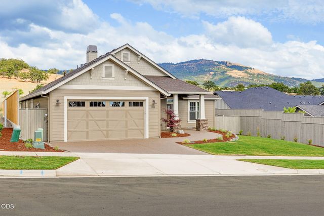 505 Autumn Hills Drive, Medford, OR 97504