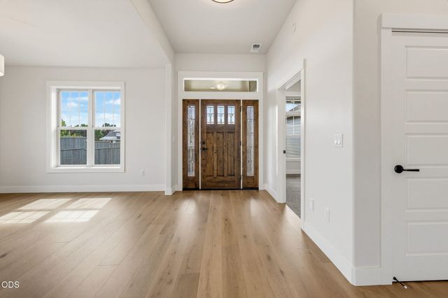 505 Autumn Hills Drive, Medford, OR 97504