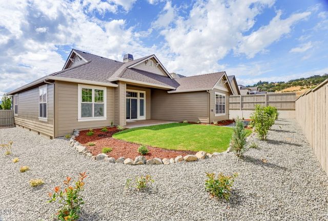 505 Autumn Hills Drive, Medford, OR 97504