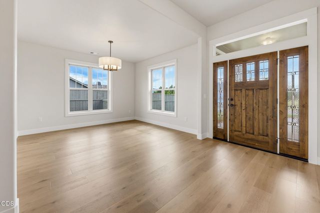 505 Autumn Hills Drive, Medford, OR 97504