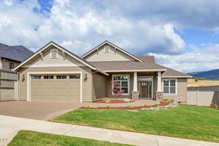 505 Autumn Hills Drive, Medford, OR 97504