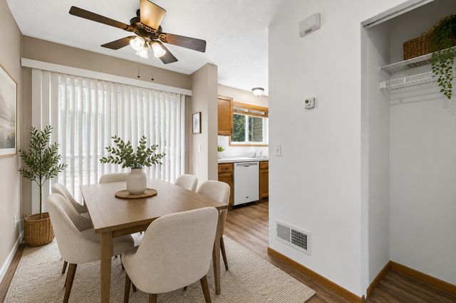 15537 Foghorn Lane 45, Apple Valley, MN 55124
