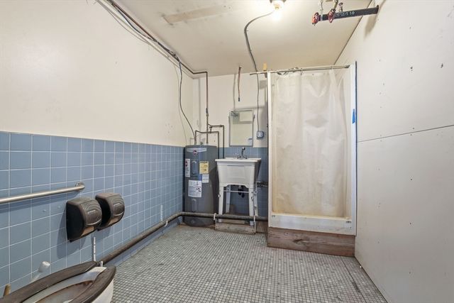 109 Apremont Way, Westfield, MA 01085