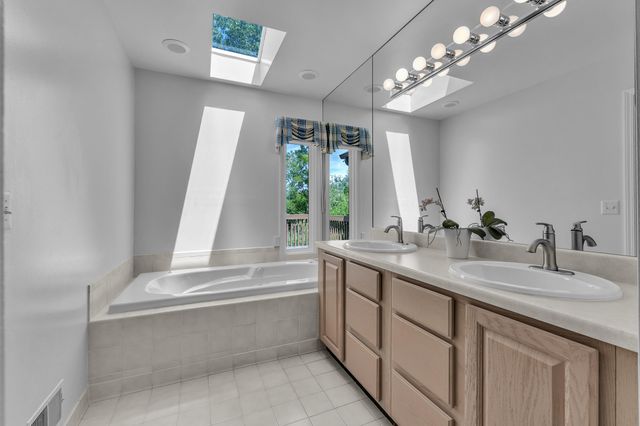 4853 Lone Oak Court 11, Pittsfield Charter Twp, MI 48108