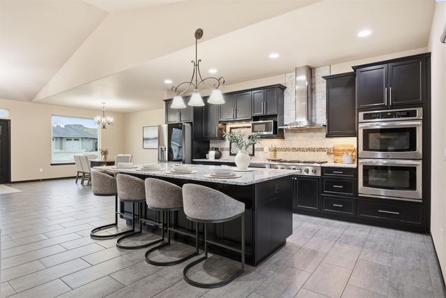 662 S Hawaii Pl, Kennewick, WA 99336