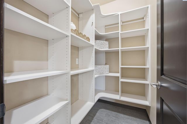 662 S Hawaii Pl, Kennewick, WA 99336