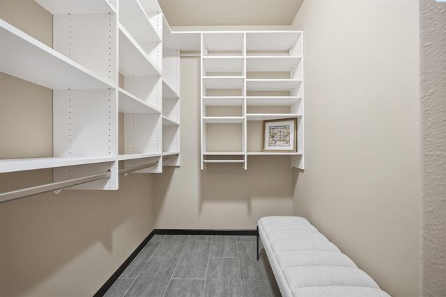 662 S Hawaii Pl, Kennewick, WA 99336