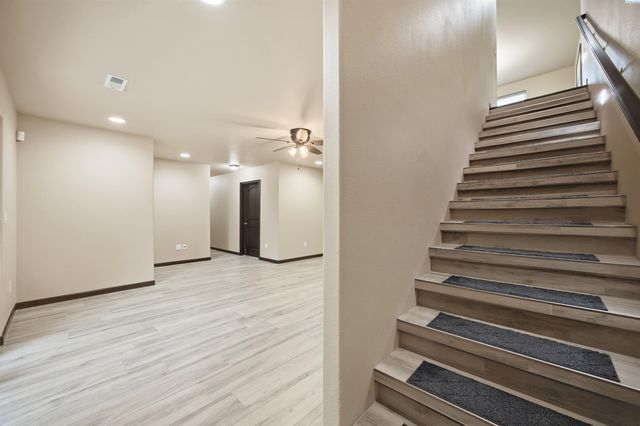 662 S Hawaii Pl, Kennewick, WA 99336