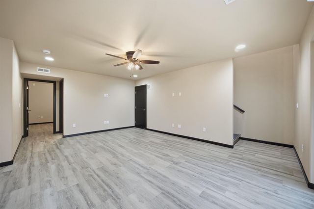 662 S Hawaii Pl, Kennewick, WA 99336