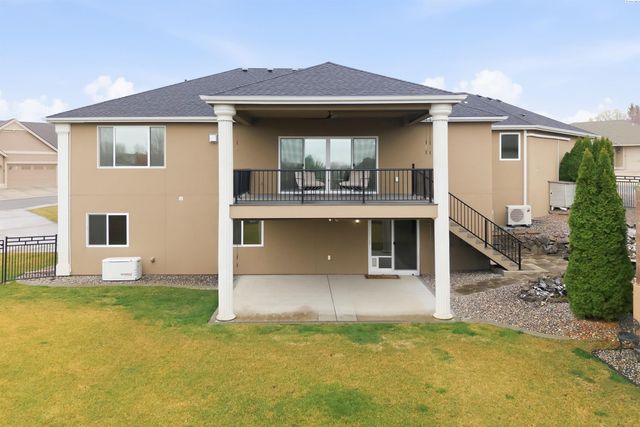 662 S Hawaii Pl, Kennewick, WA 99336
