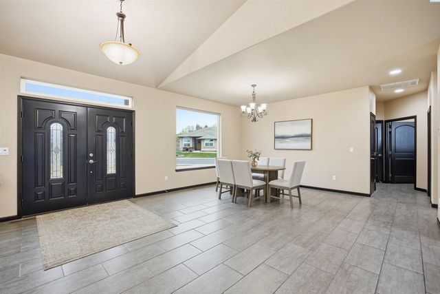 662 S Hawaii Pl, Kennewick, WA 99336