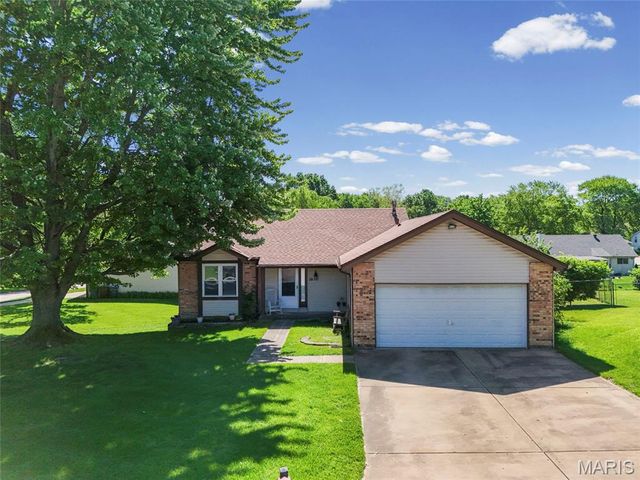 10 Shadowridge Court, St Peters, MO 63376