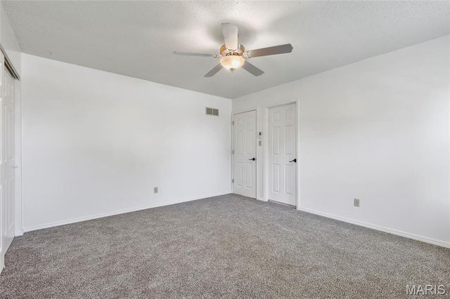 10 Shadowridge Court, St Peters, MO 63376