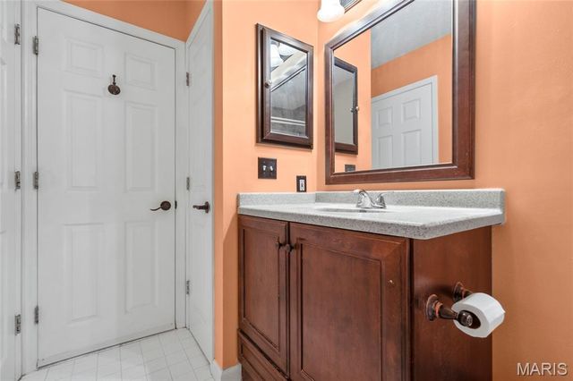 10 Shadowridge Court, St Peters, MO 63376