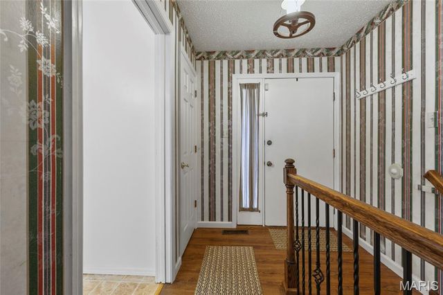 10 Shadowridge Court, St Peters, MO 63376