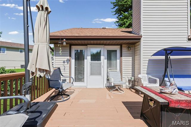 10 Shadowridge Court, St Peters, MO 63376