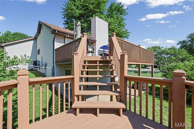 10 Shadowridge Court, St Peters, MO 63376