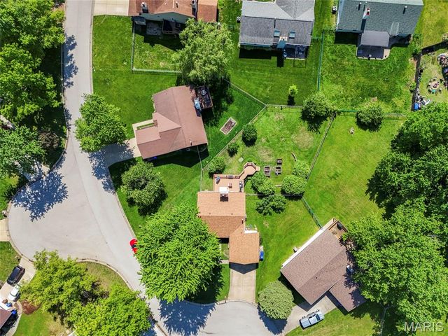 10 Shadowridge Court, St Peters, MO 63376