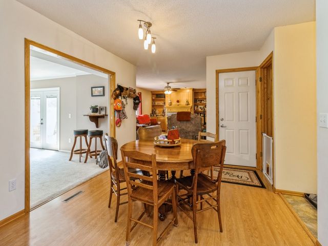 1506 W 17th Street S, Newton, IA 50208