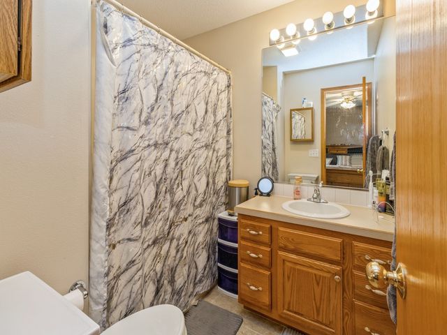 1506 W 17th Street S, Newton, IA 50208