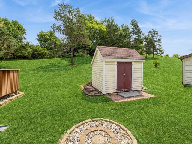 1506 W 17th Street S, Newton, IA 50208