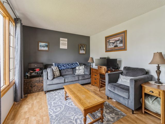 1506 W 17th Street S, Newton, IA 50208