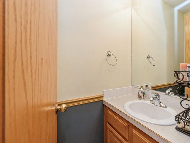 1506 W 17th Street S, Newton, IA 50208