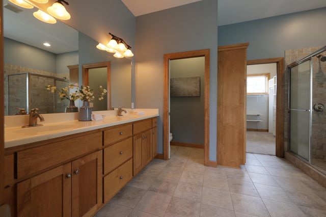 1889 86th Court E, Inver Grove Heights, MN 55077