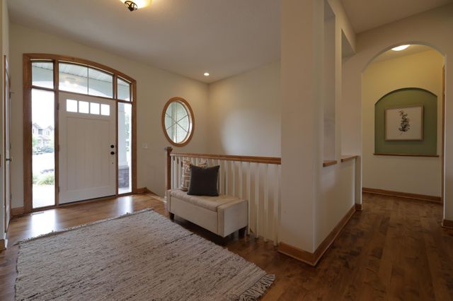 1889 86th Court E, Inver Grove Heights, MN 55077
