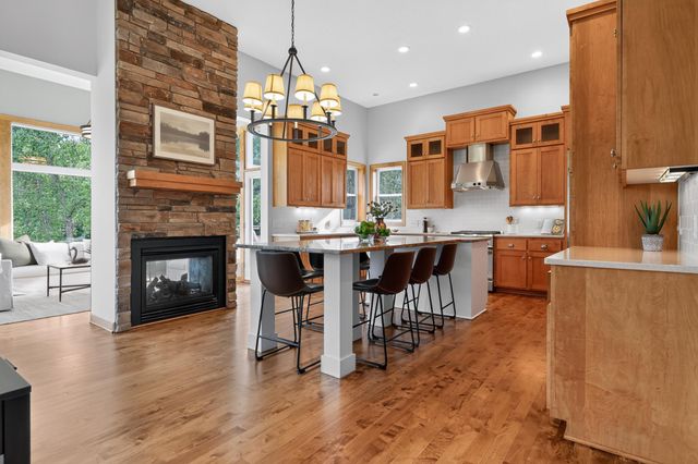 1889 86th Court E, Inver Grove Heights, MN 55077