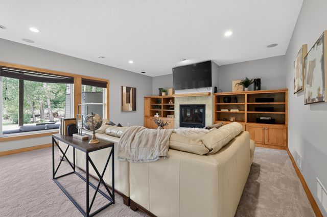 1889 86th Court E, Inver Grove Heights, MN 55077