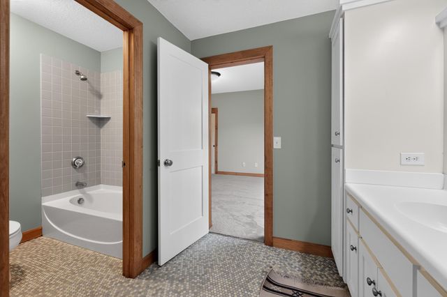 1889 86th Court E, Inver Grove Heights, MN 55077