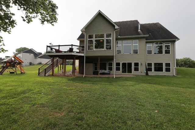 1889 86th Court E, Inver Grove Heights, MN 55077